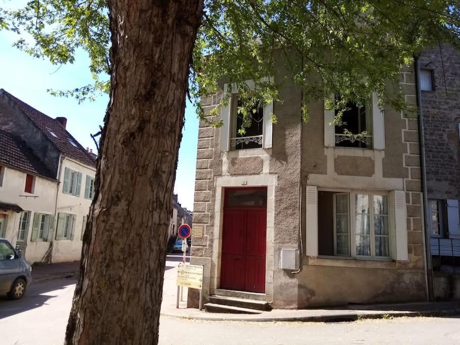 Gite Sous L' Orme Asquins Екстериор снимка