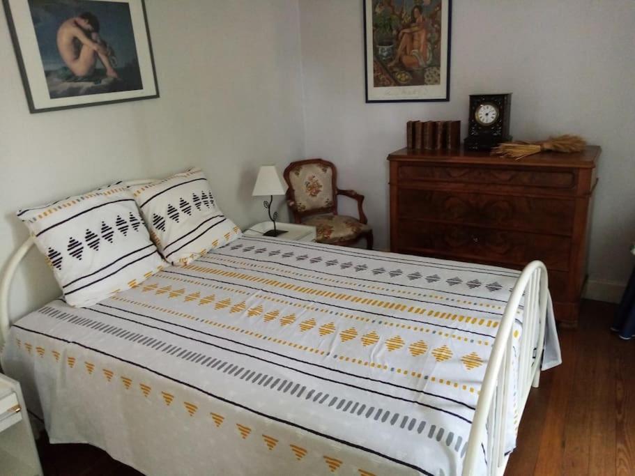 Gite Sous L' Orme Asquins Екстериор снимка